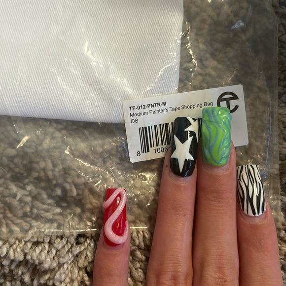 TELFAR medium bag Painters Tape - Picture 6 of 6